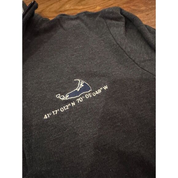 Vineyard Vines Quarterzip - Picture 2 of 3